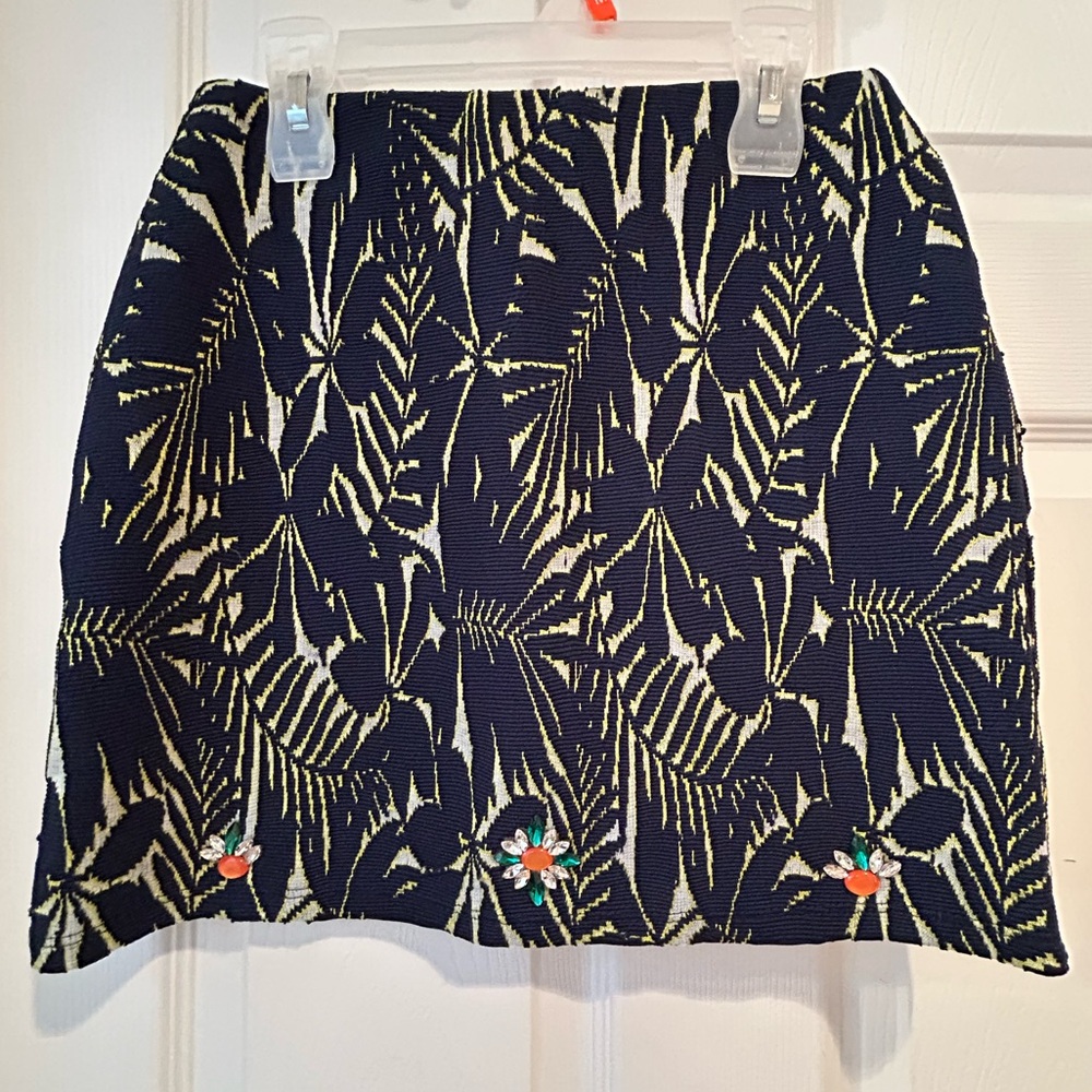 Zara skirt with floral beading on bottom. Excellent condition. Size small.